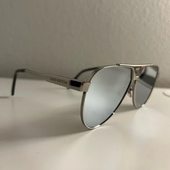 Louis Vuitton Evidence Metal Pilot Sunglasses - Picture 4 of 6